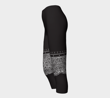 Load image into Gallery viewer, White Lace Capris